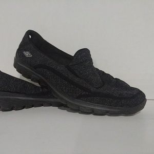 Sketchers Go Walk 2